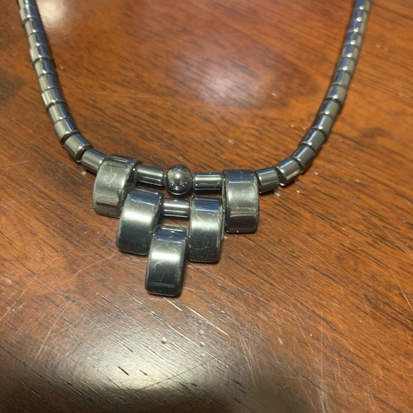 Hematite choker necklace. Barrel clasp 7” - Picture 3 of 4